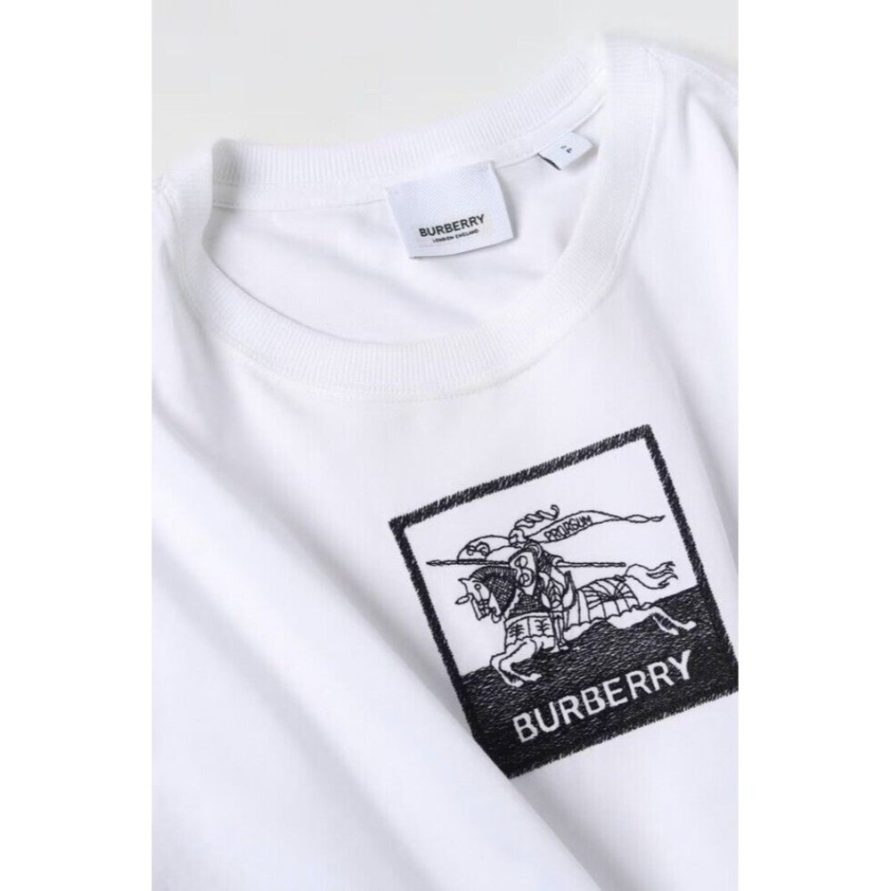 Burberry white Women Logo T-shirt NWT Size small